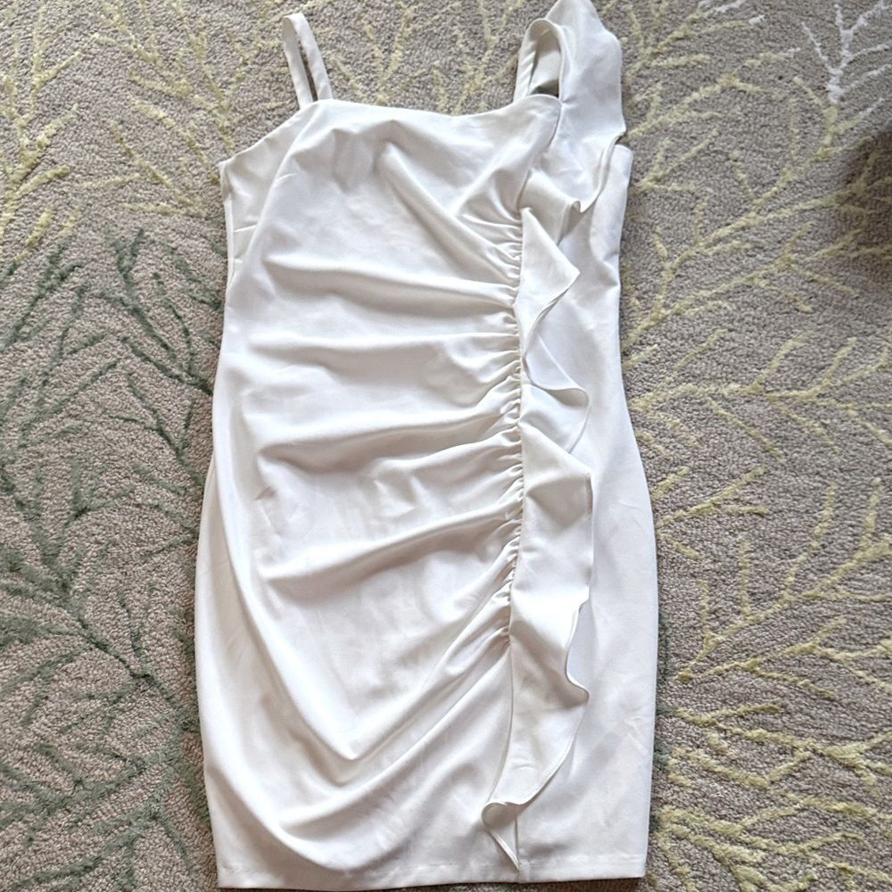 Guess ruffle rusched form fitting stretch cocktail dress 14